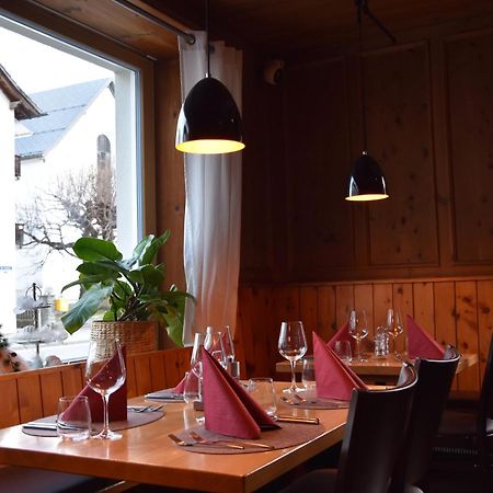 Hotel Raetia Ilanz/Glion ภายนอก รูปภาพ