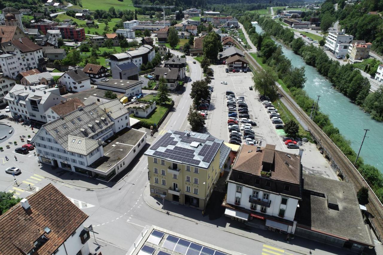 Hotel Raetia Ilanz/Glion ภายนอก รูปภาพ