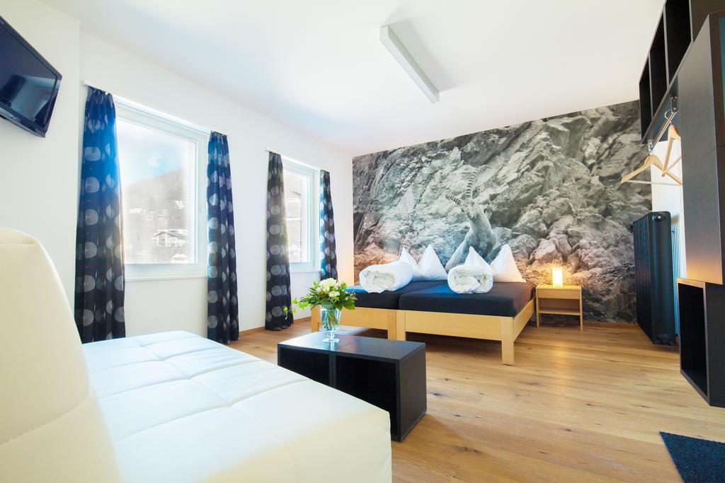 Hotel Raetia Ilanz/Glion ภายนอก รูปภาพ