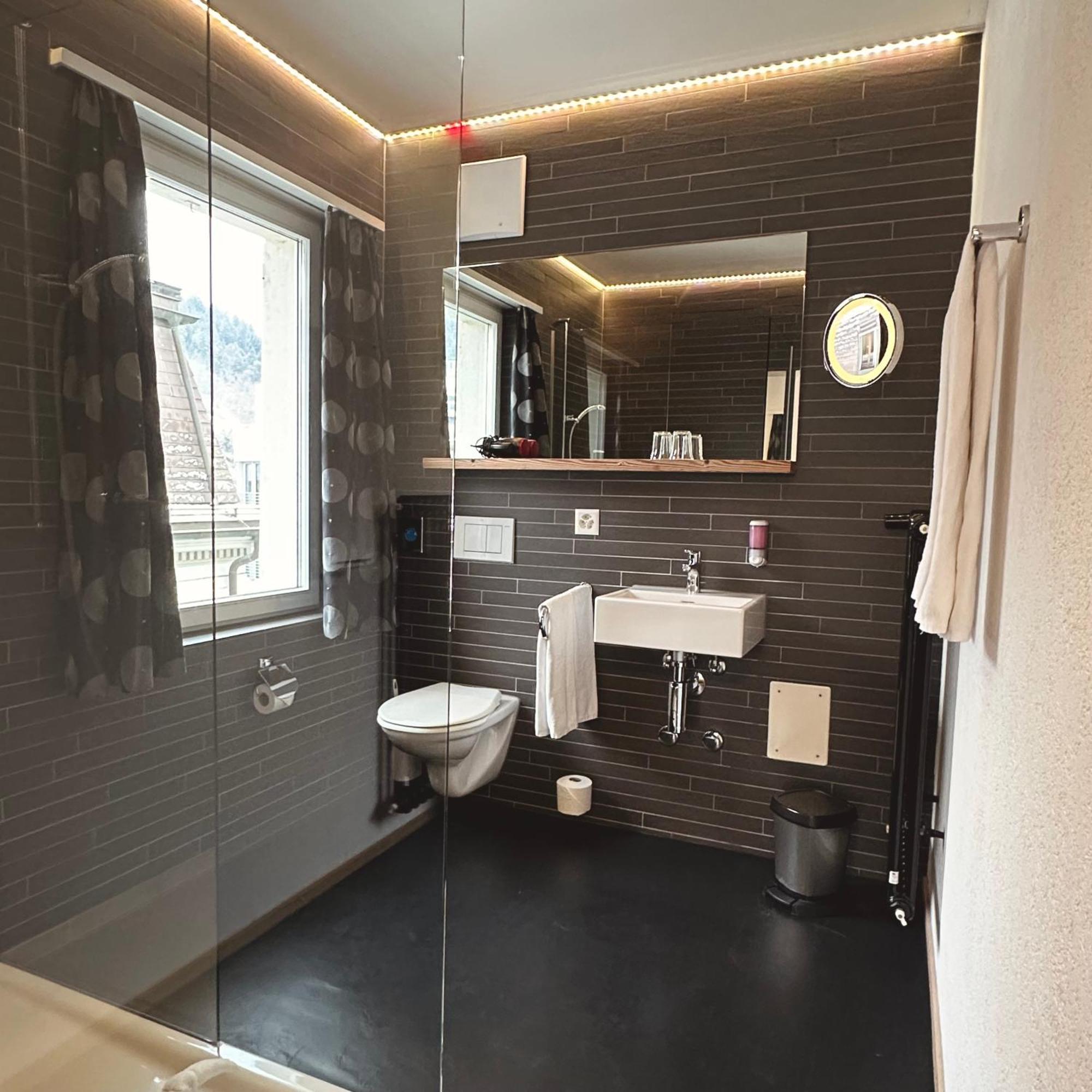 Hotel Raetia Ilanz/Glion ภายนอก รูปภาพ
